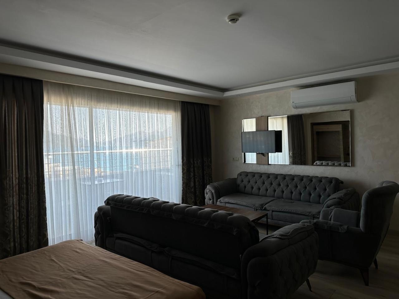 Point Beach Hotel มาร์มาริส ภายนอก รูปภาพ