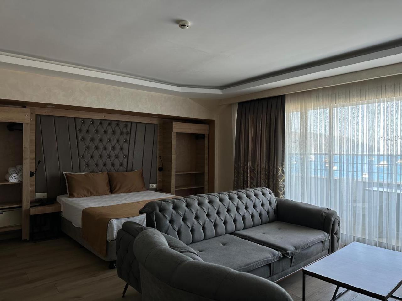 Point Beach Hotel มาร์มาริส ภายนอก รูปภาพ