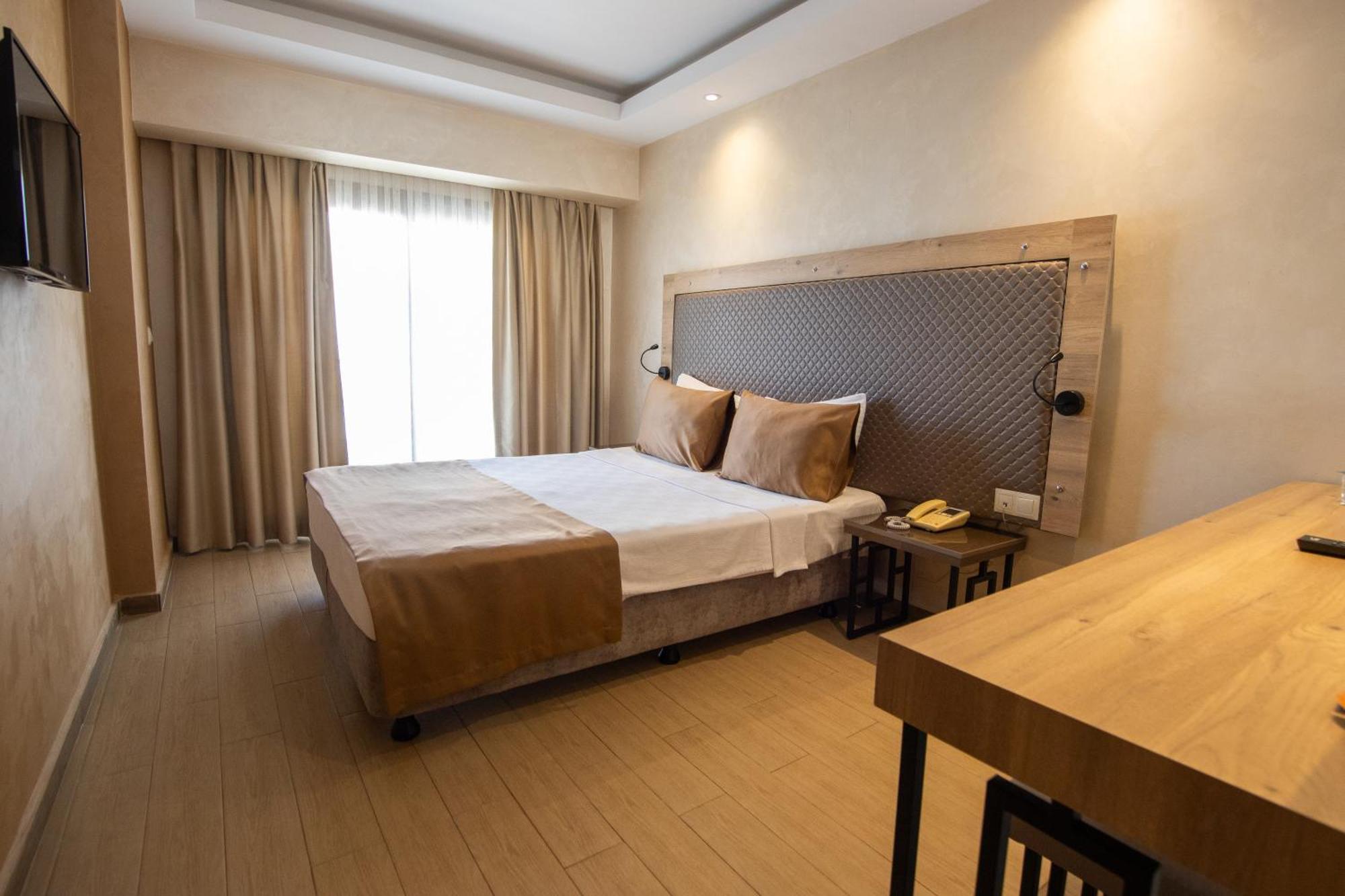 Point Beach Hotel มาร์มาริส ภายนอก รูปภาพ