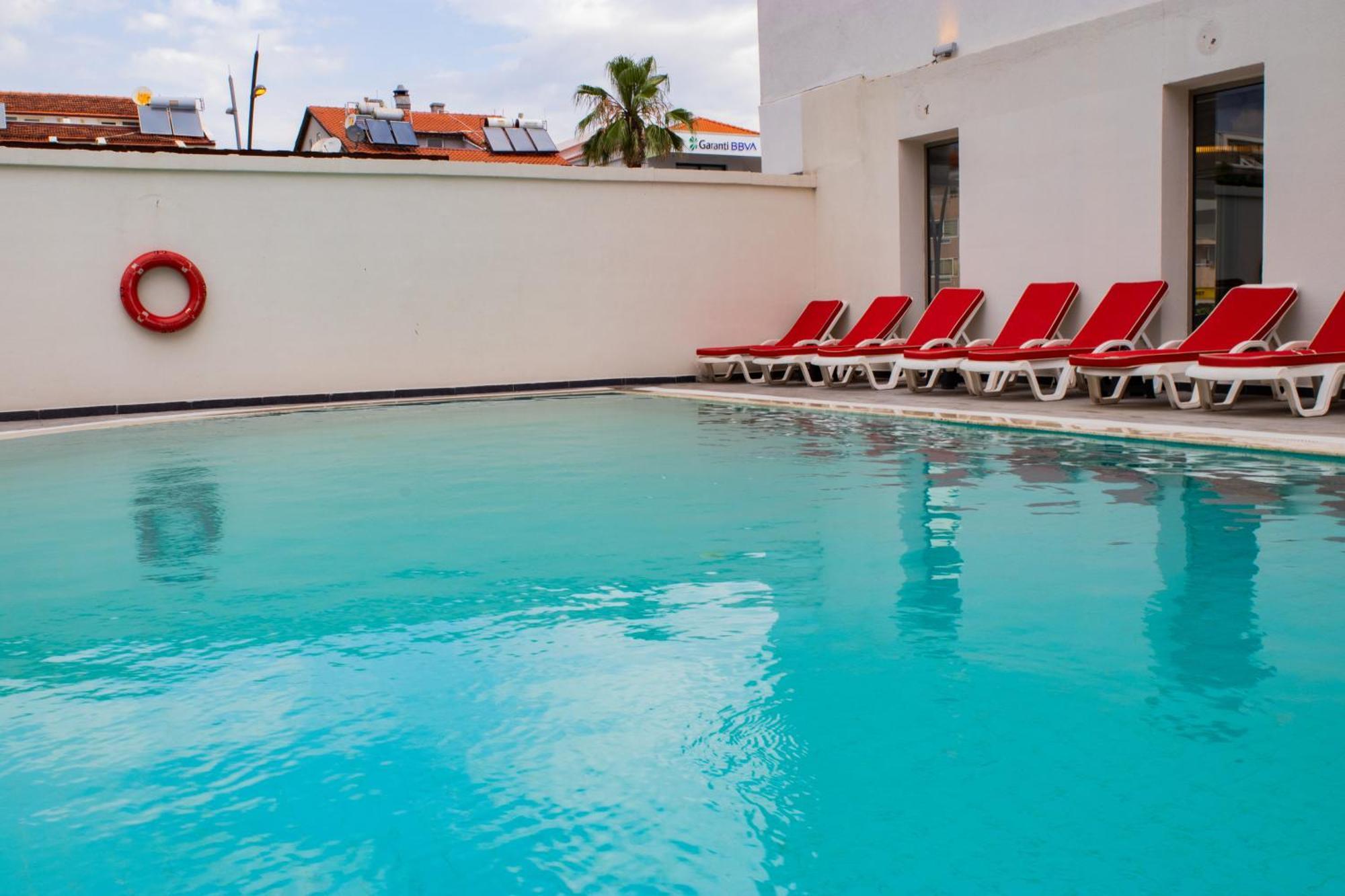 Point Beach Hotel มาร์มาริส ภายนอก รูปภาพ