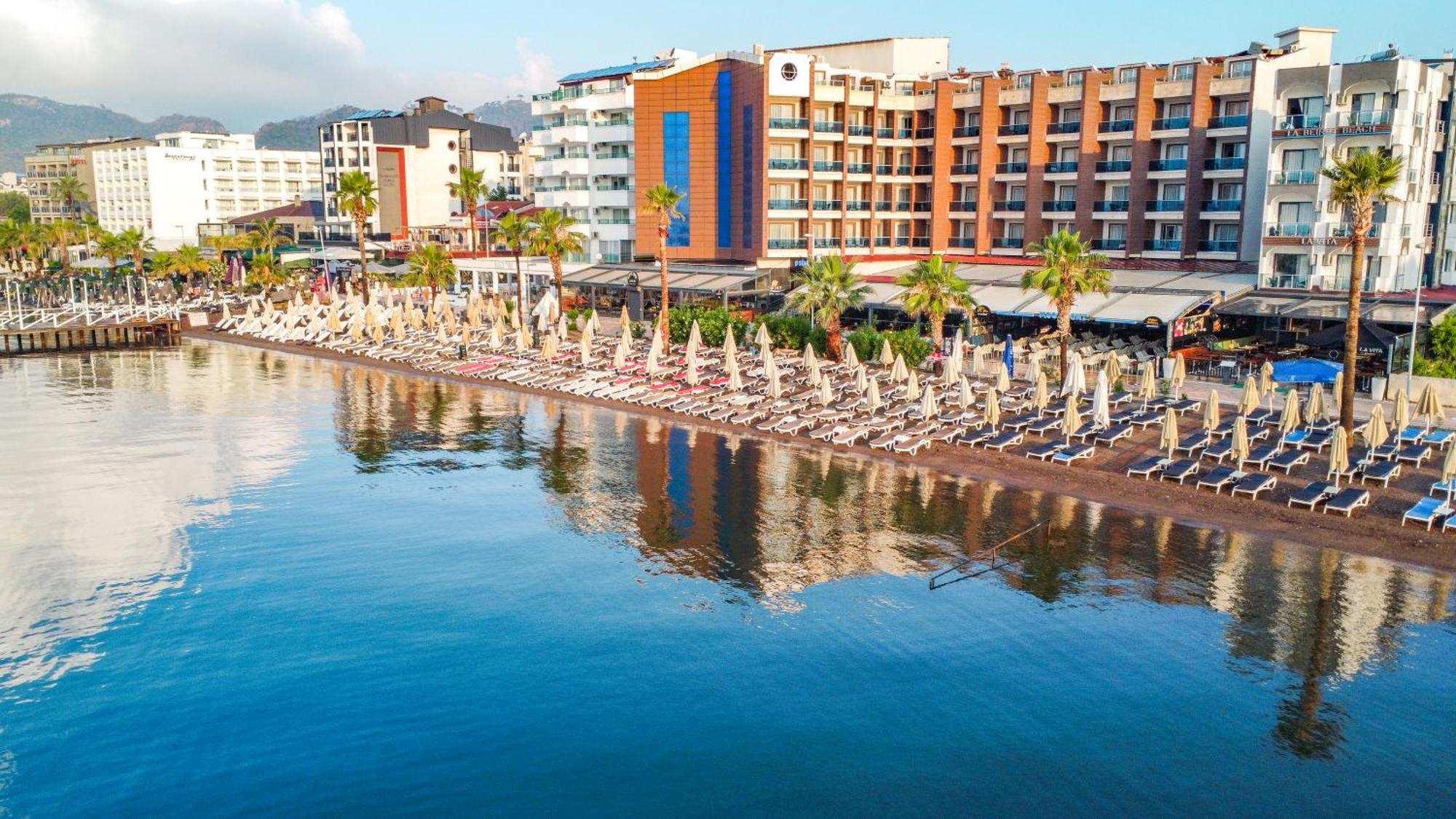 Point Beach Hotel มาร์มาริส ภายนอก รูปภาพ